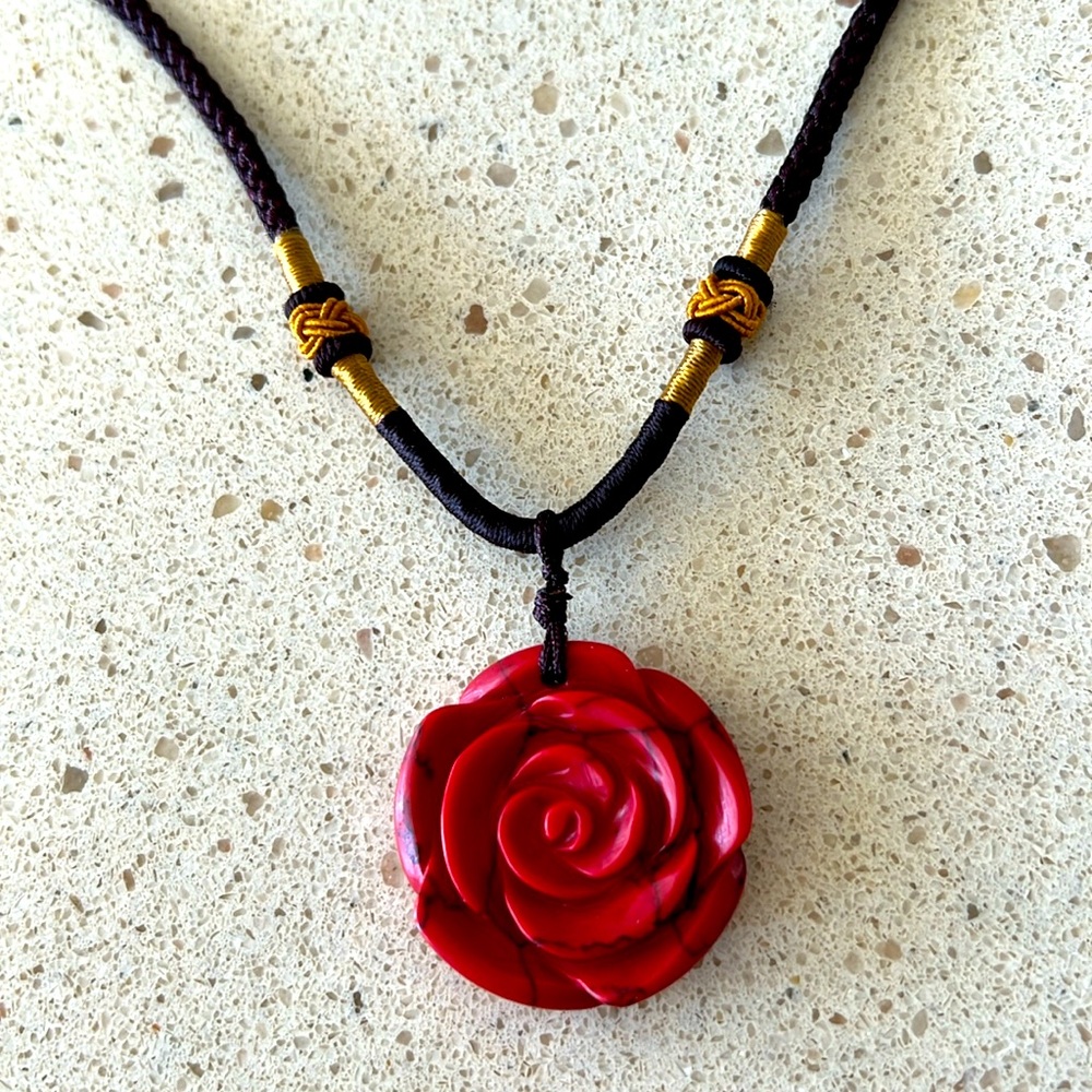 Pretty Coral flower necklace
